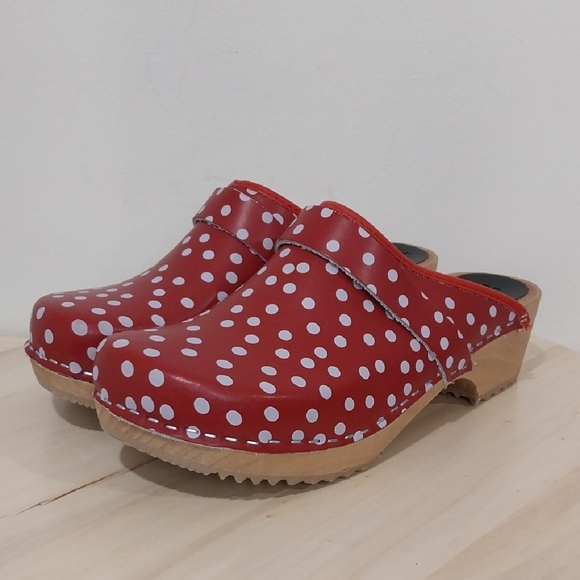 BJork Swedish Comfort Red Polka Dot Clogs Size 39 Woodend Wedge Mule Clog Shoes - Picture 2 of 14